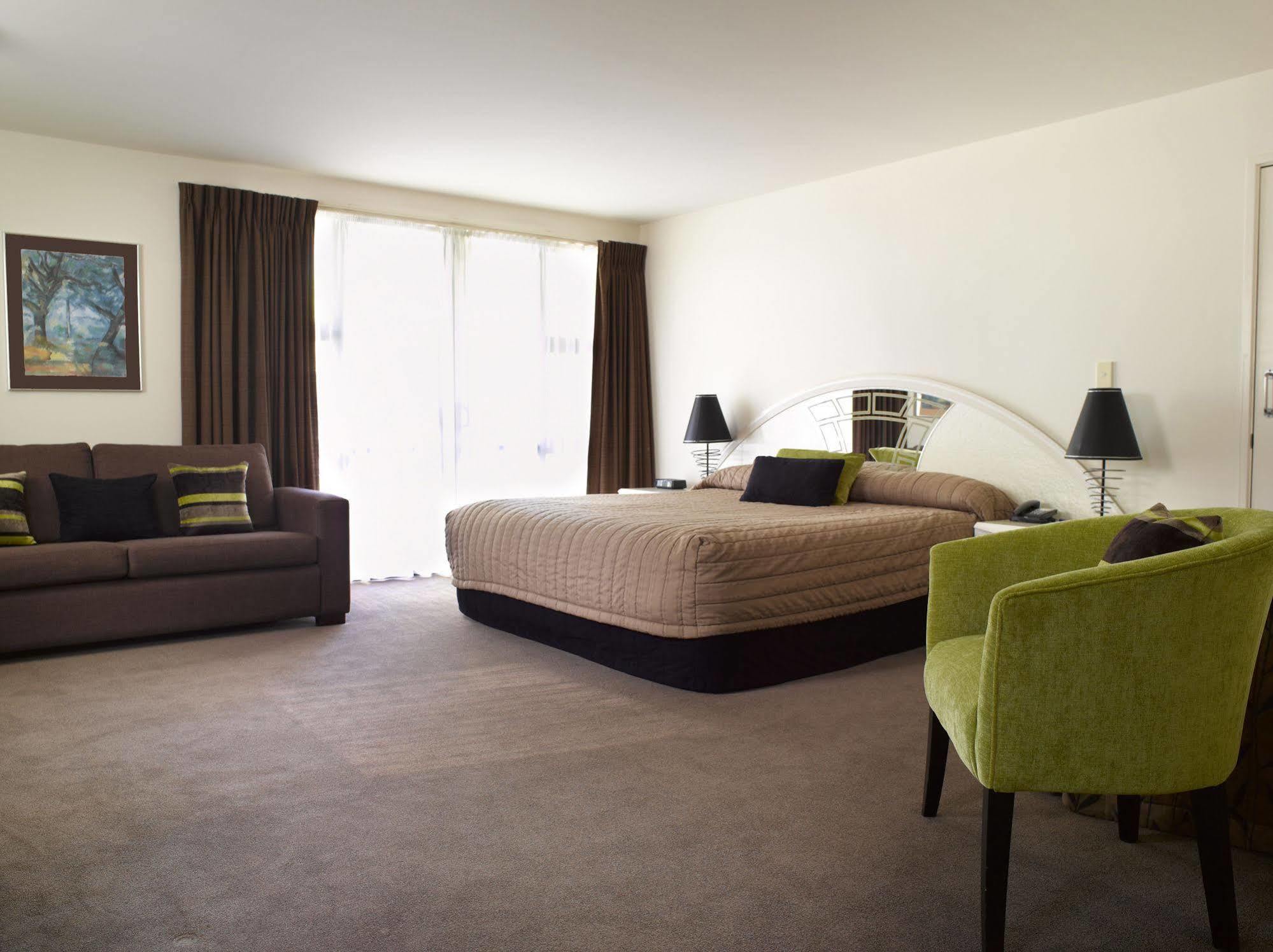 Oceanside & Twin Towers Aparthotel 4*
